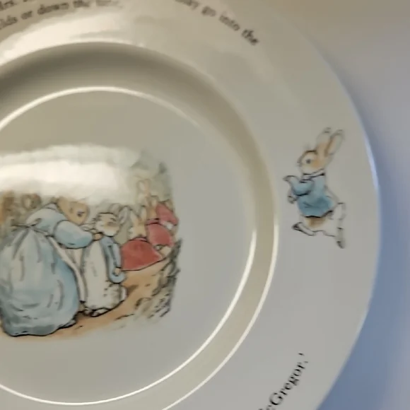 Peter Rabbit Ceramic Plate - Picture 4 of 8